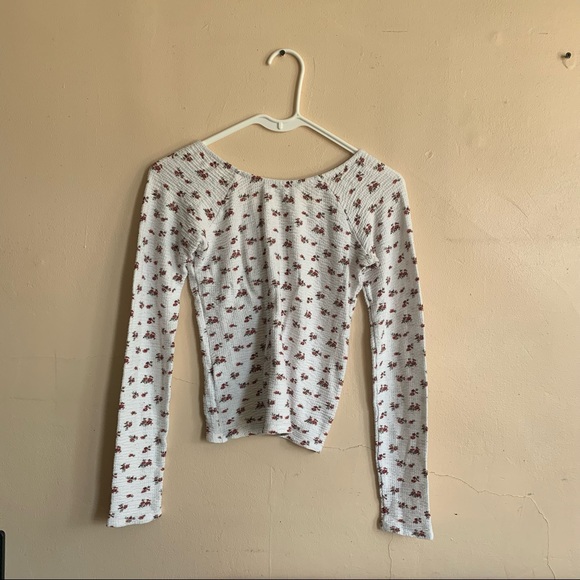 floral hollister top - Picture 2 of 2